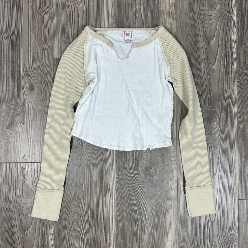 BDG White and Tan Raglan Cropped Shirt with Pointelle Body - SIZE S Casual